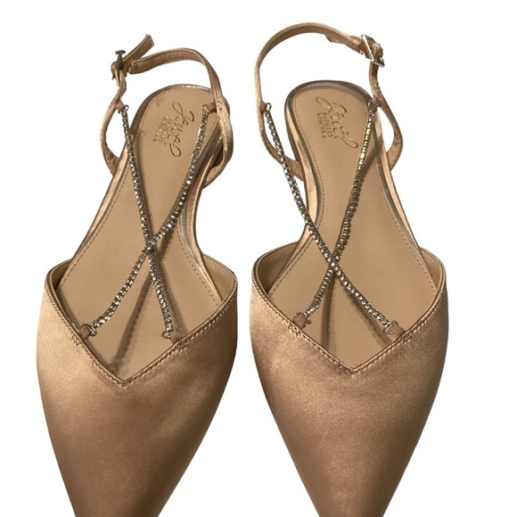 Badgley Mischka
Jewel Badgley Mischka Alanna Satin Slip-On Ballet Flats size 8.5 - Picture 7 of 9